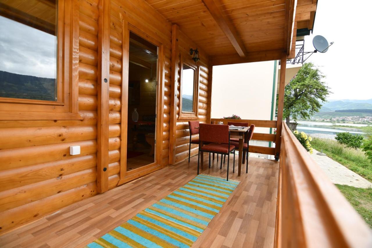 Holiday House By The Lake 플라브 외부 사진