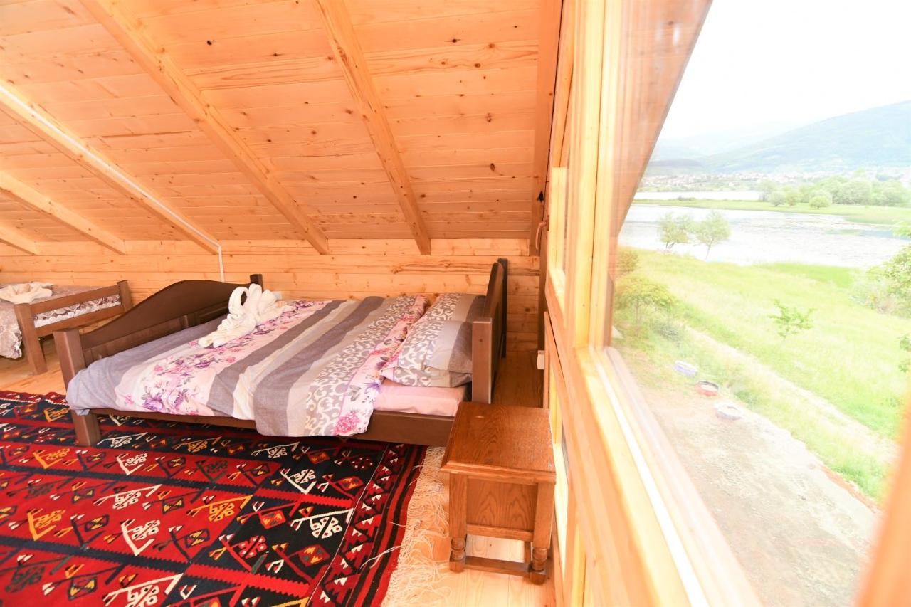 Holiday House By The Lake 플라브 외부 사진